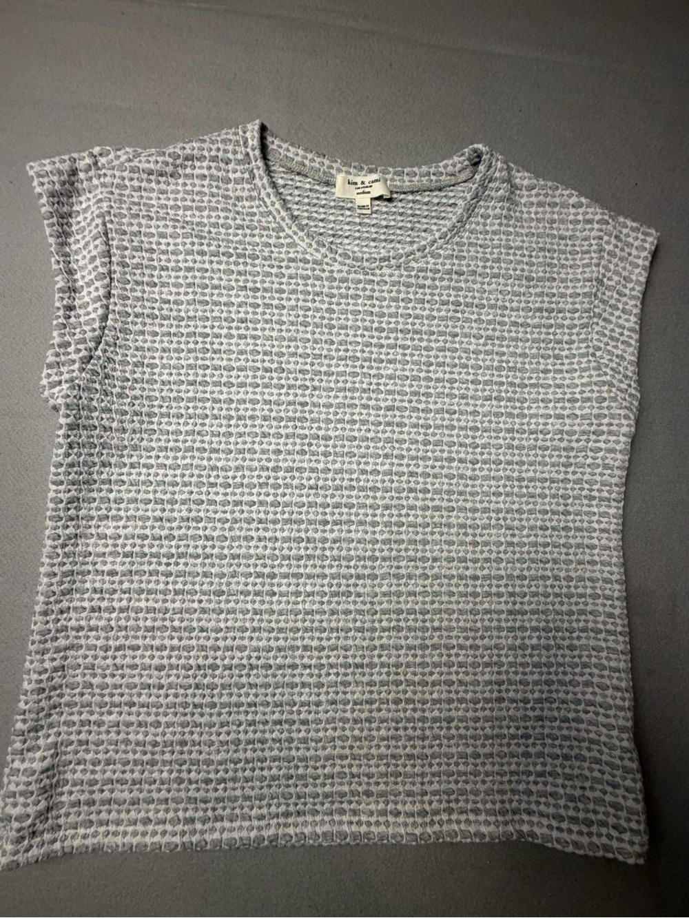 Kim & Cami Light Gray Textured Tank